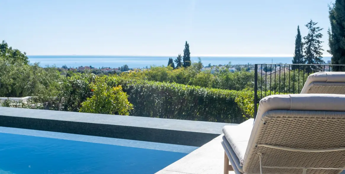 Продажа дома на две семьи в El Paraiso 22