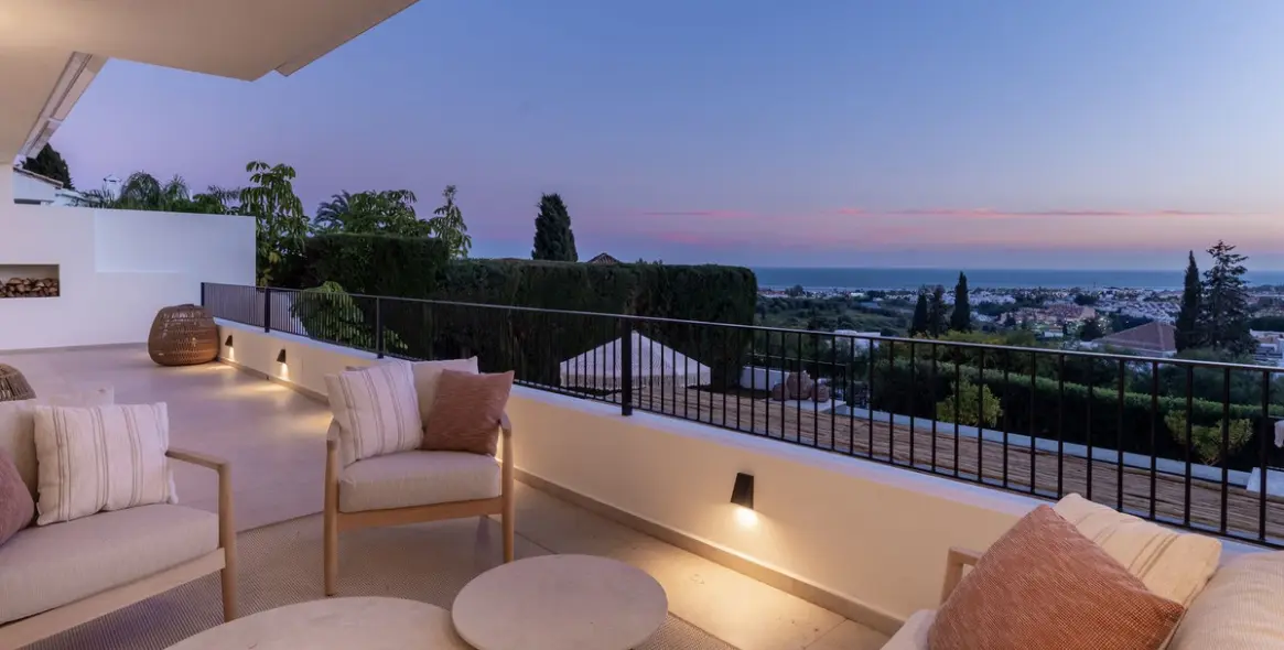 Продажа дома на две семьи в El Paraiso 23