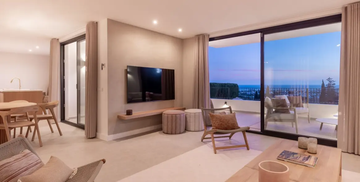 Продажа дома на две семьи в El Paraiso 25