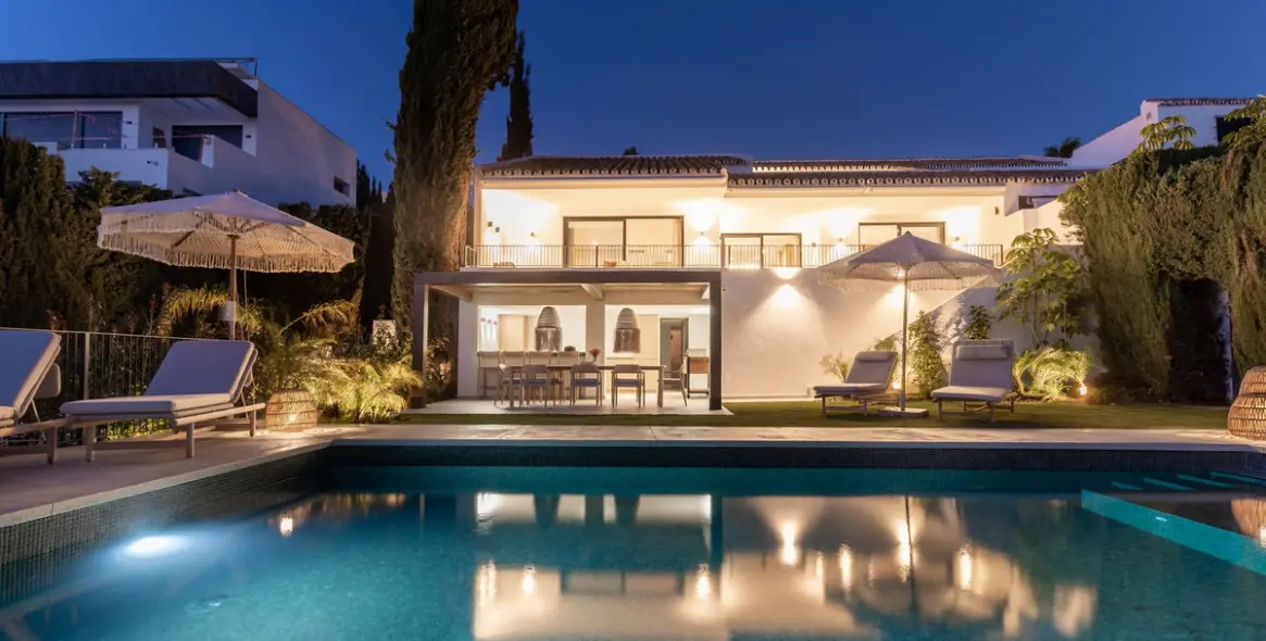 Продажа дома на две семьи в El Paraiso 27