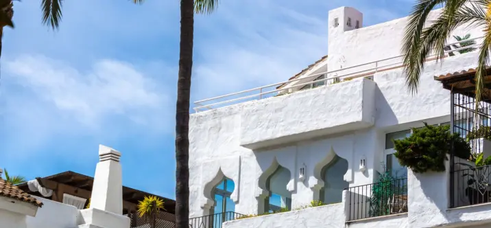 Продажа двухуровневого пентхауса в Puerto Banús 0