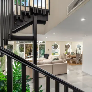 Продажа двухуровневого пентхауса в Puerto Banús