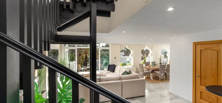 Продажа двухуровневого пентхауса в Puerto Banús 1