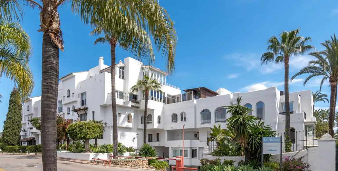 Продажа двухуровневого пентхауса в Puerto Banús 8