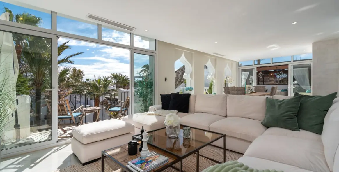 Продажа двухуровневого пентхауса в Puerto Banús 10