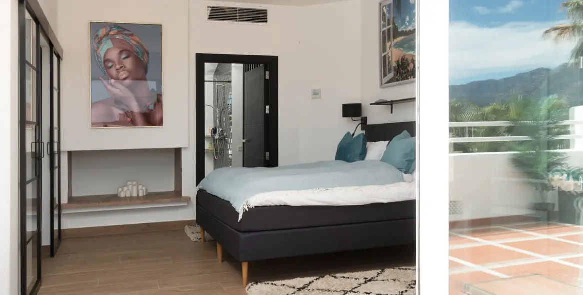 Продажа двухуровневого пентхауса в Puerto Banús 13