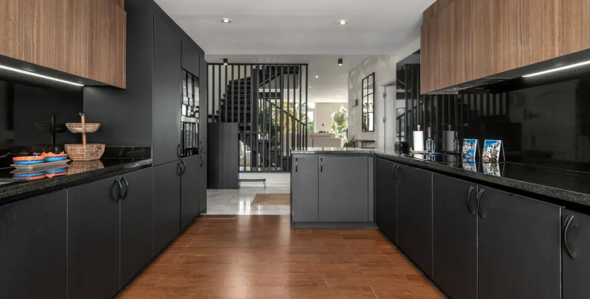 Продажа двухуровневого пентхауса в Puerto Banús 21