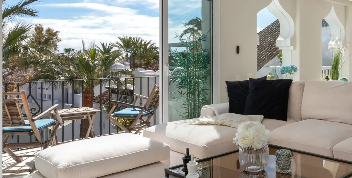 Продажа двухуровневого пентхауса в Puerto Banús 27