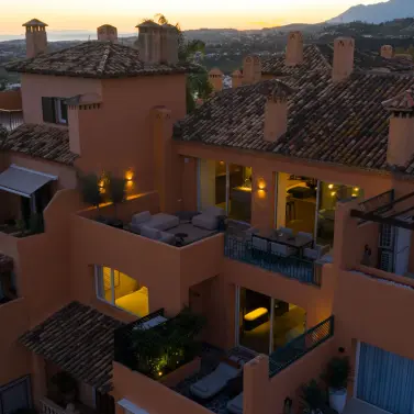 Продажа двухуровневого пентхауса в Nueva Andalucía