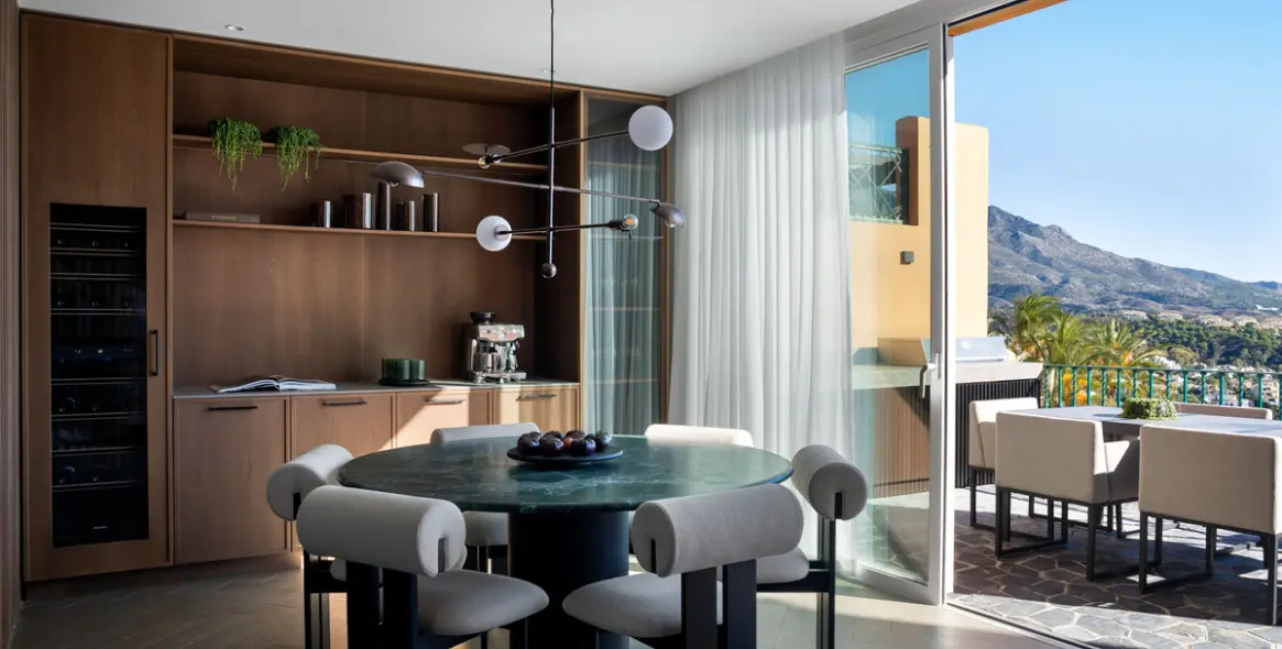 Продажа двухуровневого пентхауса в Nueva Andalucía 2