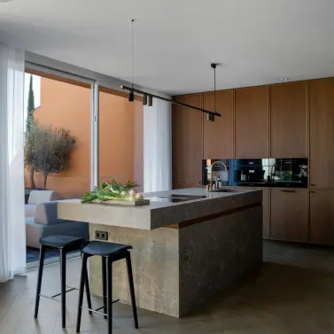 Продажа двухуровневого пентхауса в Nueva Andalucía