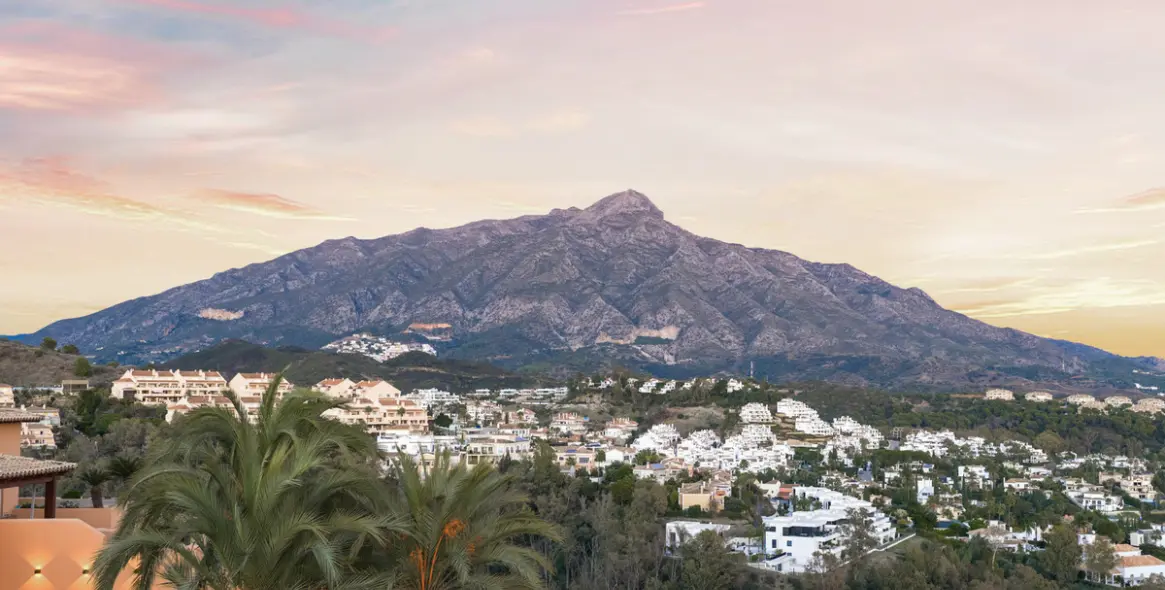 Продажа двухуровневого пентхауса в Nueva Andalucía 9