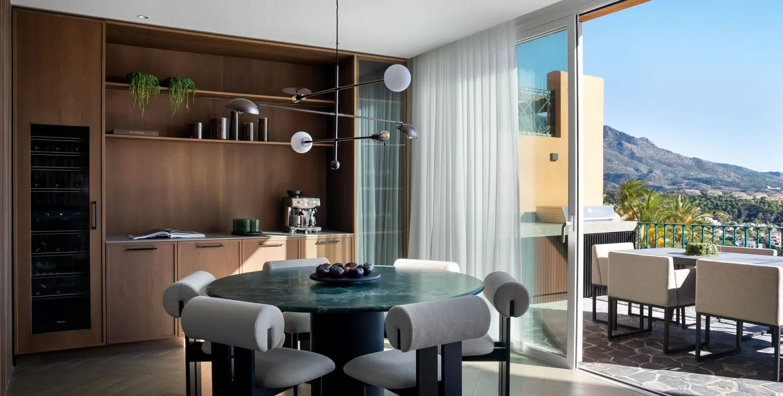 Sale of penthouse duplex in Nueva Andalucía 2