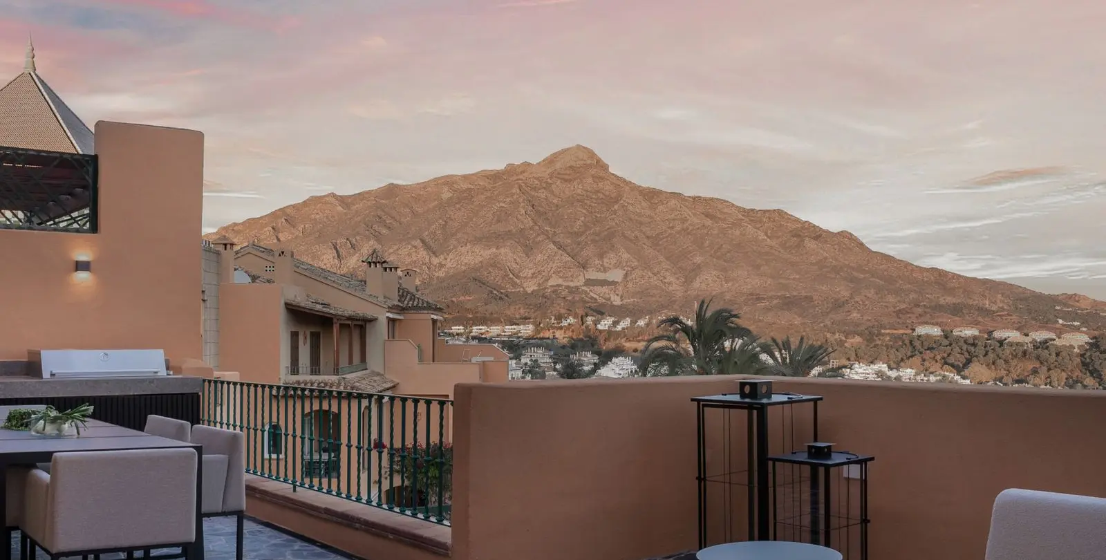 Sale of penthouse duplex in Nueva Andalucía 11