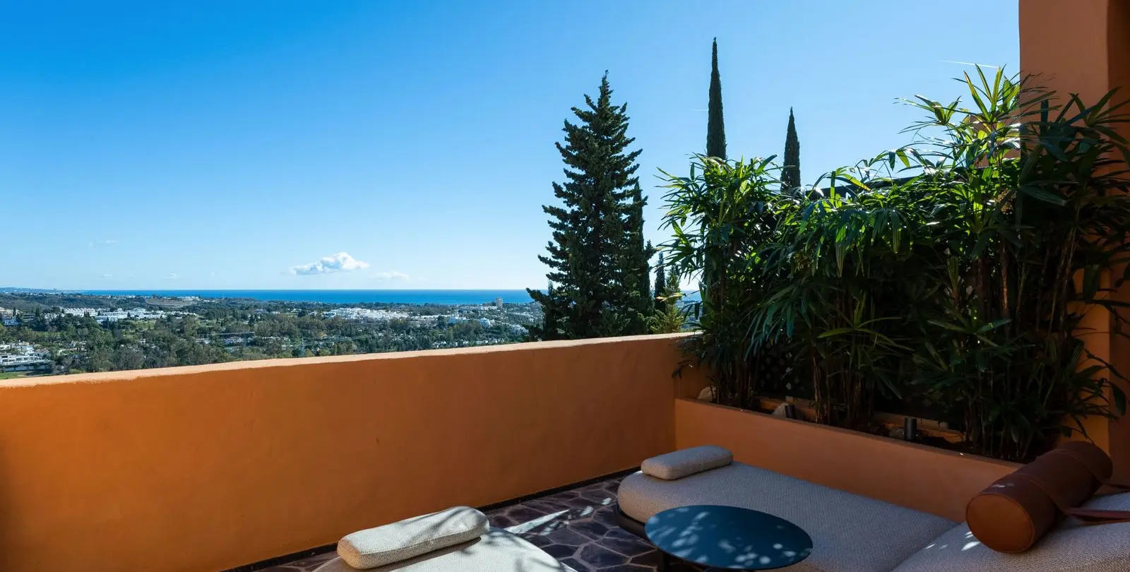 Sale of penthouse duplex in Nueva Andalucía 13