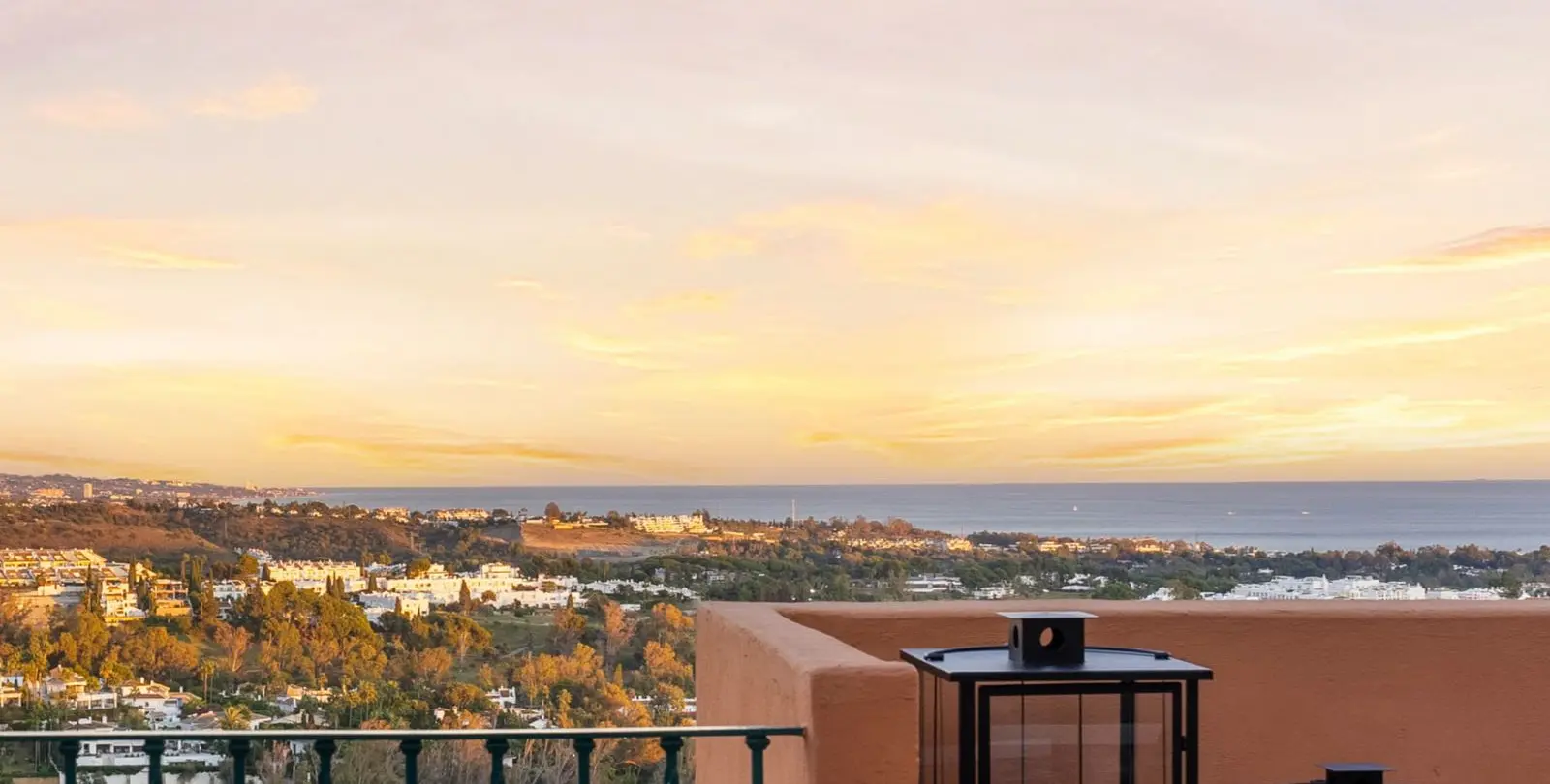 Sale of penthouse duplex in Nueva Andalucía 14