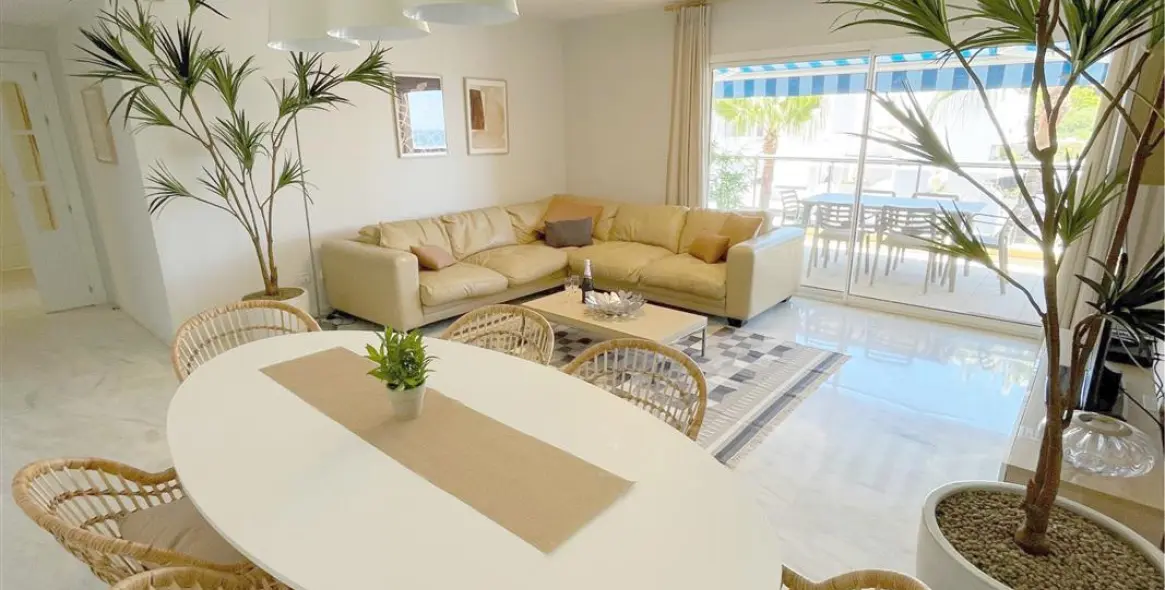 Short-term rent of middle floor apartment in Estepona 10