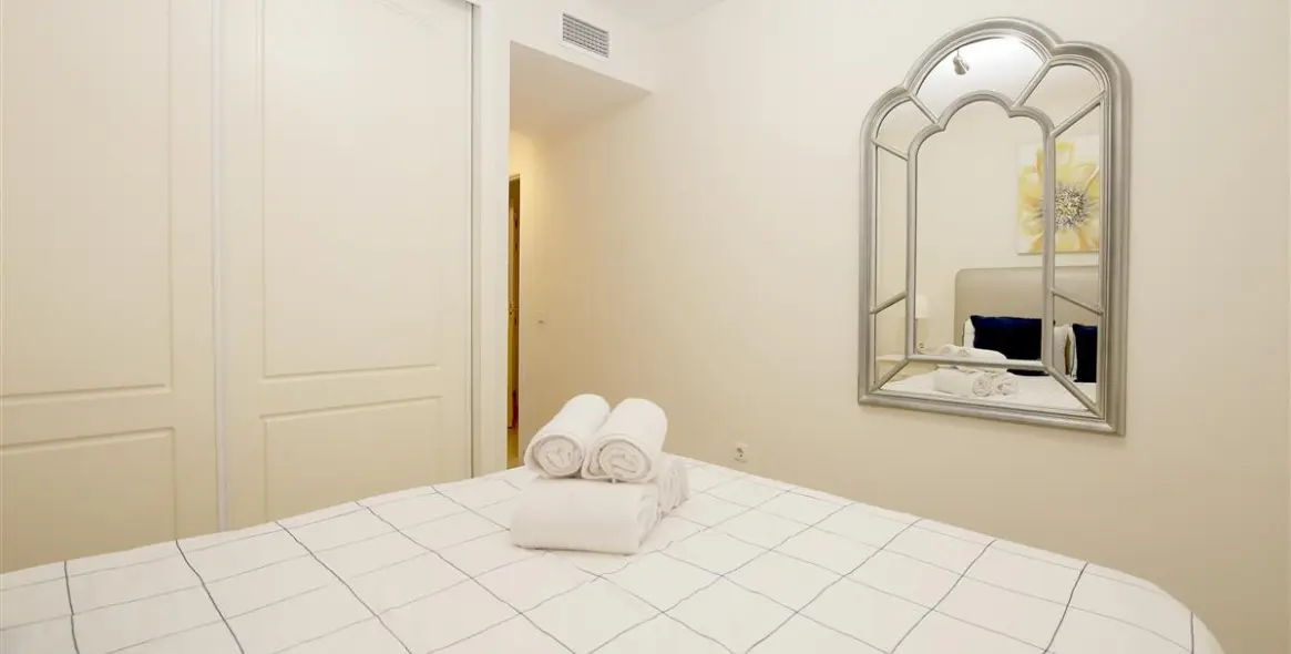 Short-term rent of middle floor apartment in Estepona 11