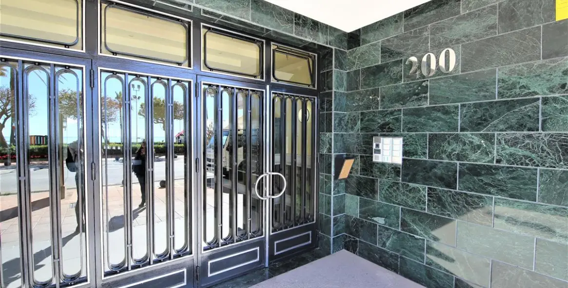 Short-term rent of middle floor apartment in Estepona 19