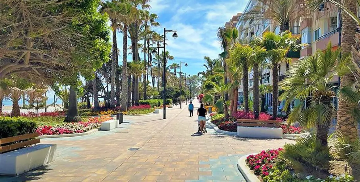 Short-term rent of middle floor apartment in Estepona 23