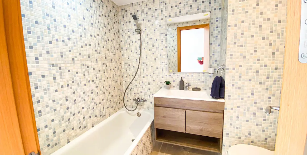 Long-term rent of middle floor apartment in Casares 5