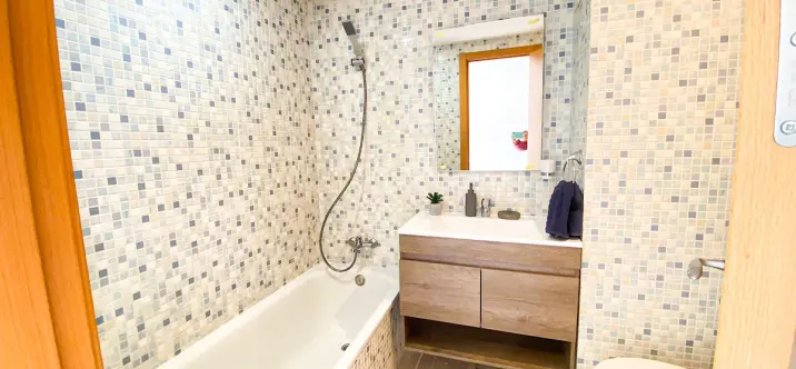 Long-term rent of middle floor apartment in Casares 4