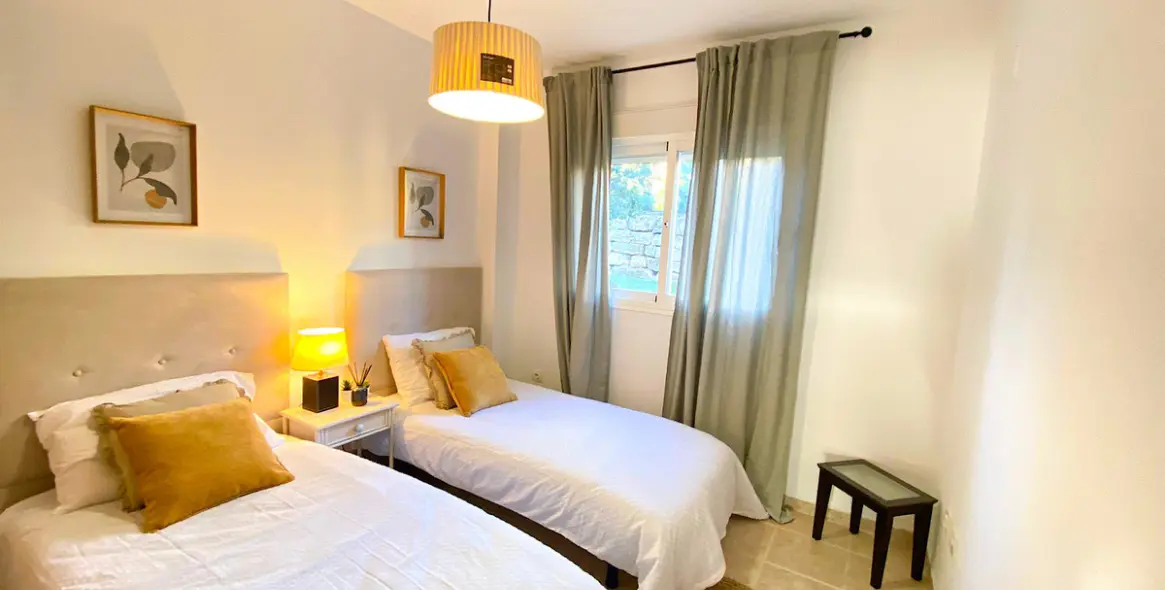 Long-term rent of middle floor apartment in Casares 6