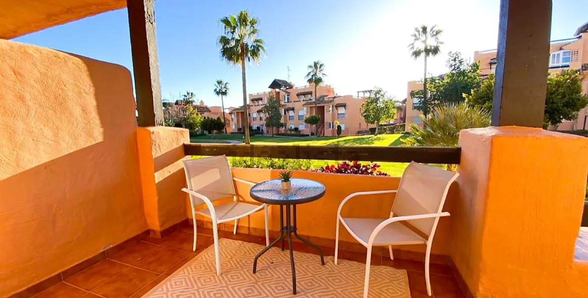 Long-term rent of middle floor apartment in Casares 8