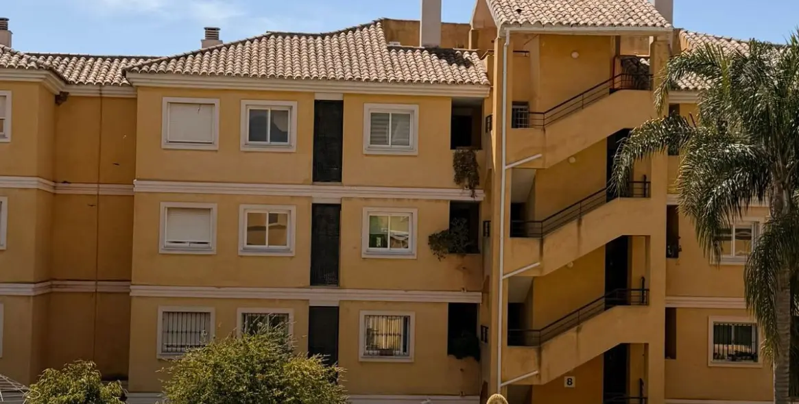 Alquiler a largo plazo de apartamento en planta media en Mijas 2