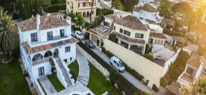 Alquiler a largo plazo de villa independiente en Nueva Andalucía 0