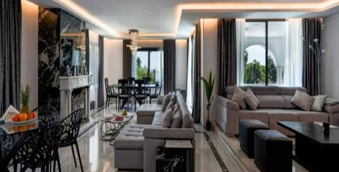 Alquiler a largo plazo de villa independiente en Nueva Andalucía 3