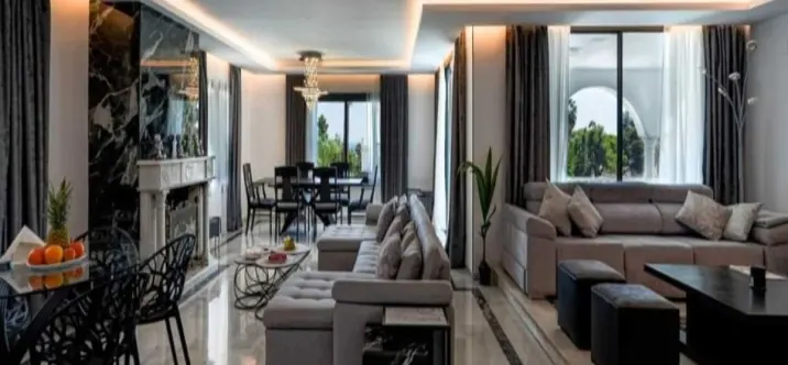 Alquiler a largo plazo de villa independiente en Nueva Andalucía 2