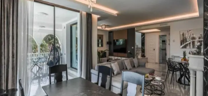 Alquiler a largo plazo de villa independiente en Nueva Andalucía 3