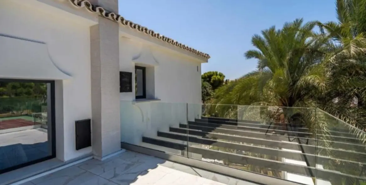 Long-term rent of detached villa in Nueva Andalucía 33
