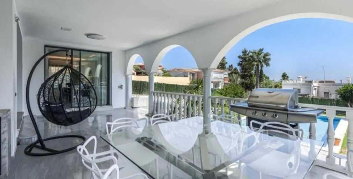 Long-term rent of detached villa in Nueva Andalucía 44