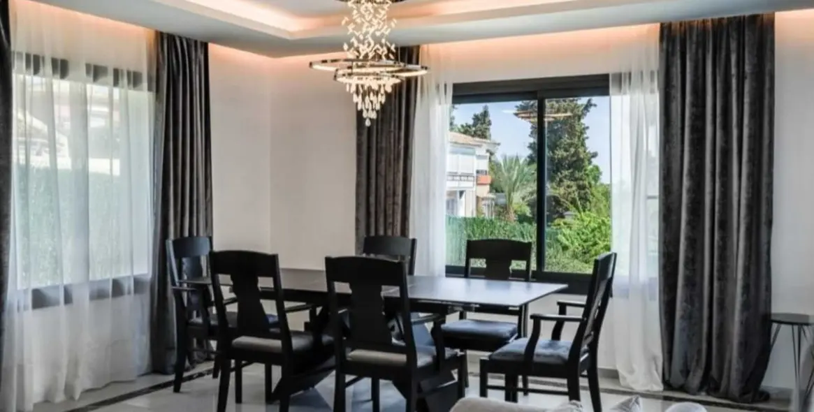 Long-term rent of detached villa in Nueva Andalucía 47