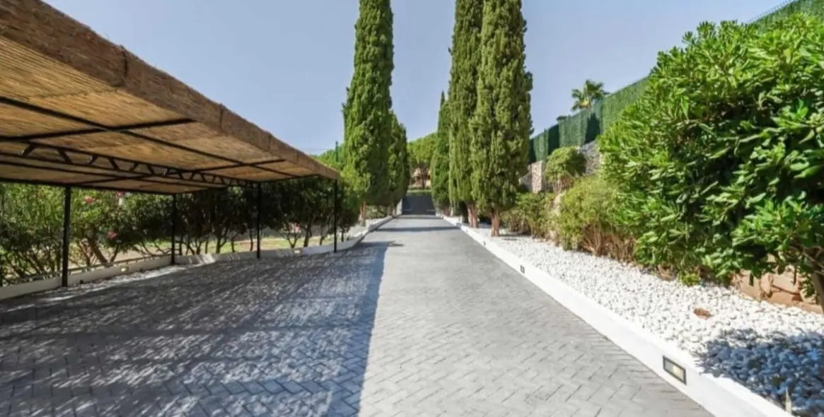 Long-term rent of detached villa in Nueva Andalucía 49