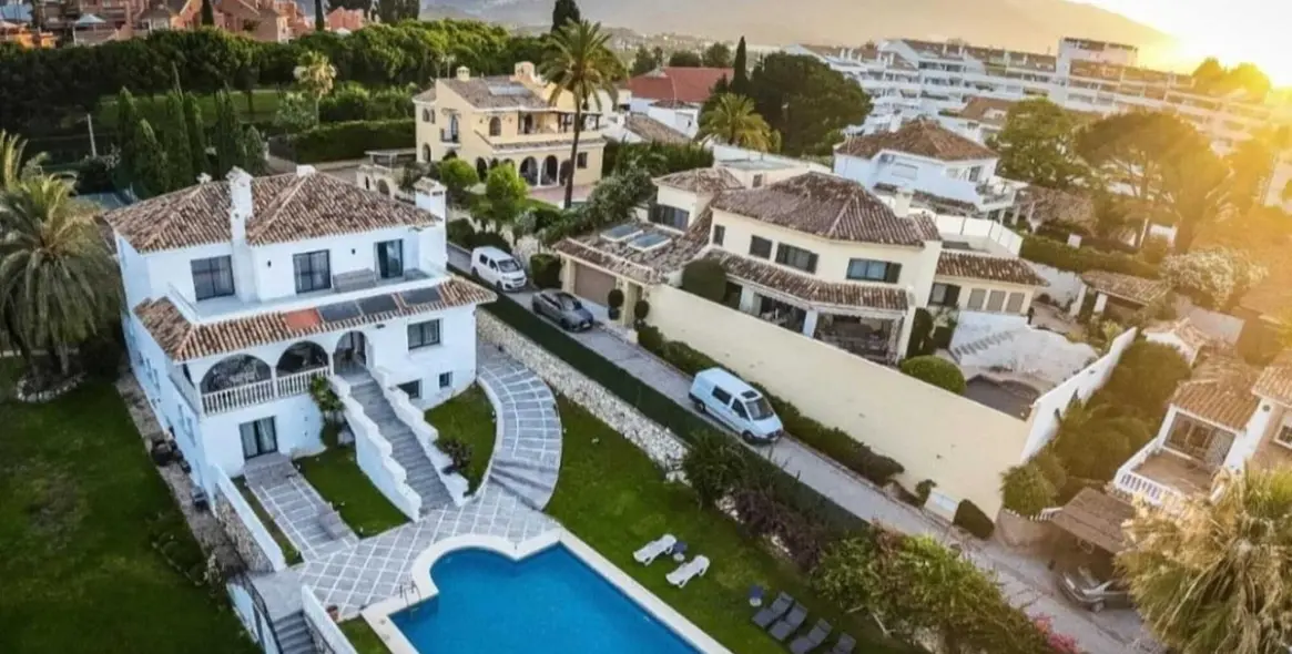 Long-term rent of detached villa in Nueva Andalucía 51