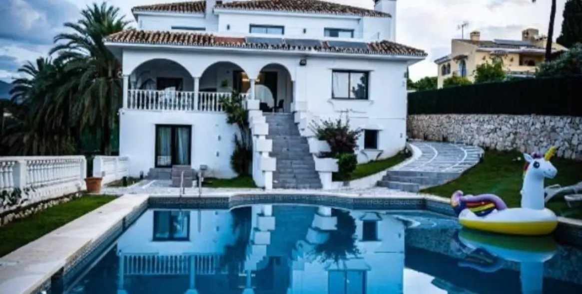 Long-term rent of detached villa in Nueva Andalucía 52