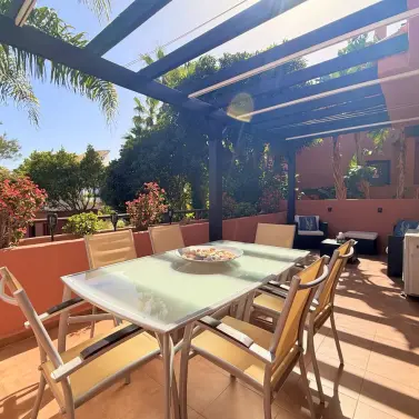 Sale of middle floor apartment in Casares Playa