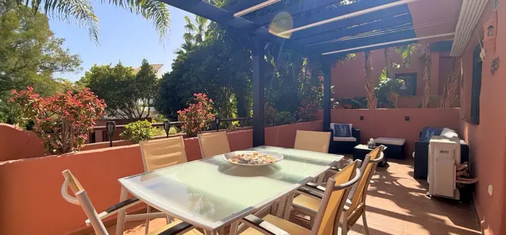 Sale of middle floor apartment in Casares Playa 0