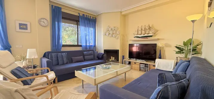 Sale of middle floor apartment in Casares Playa 4