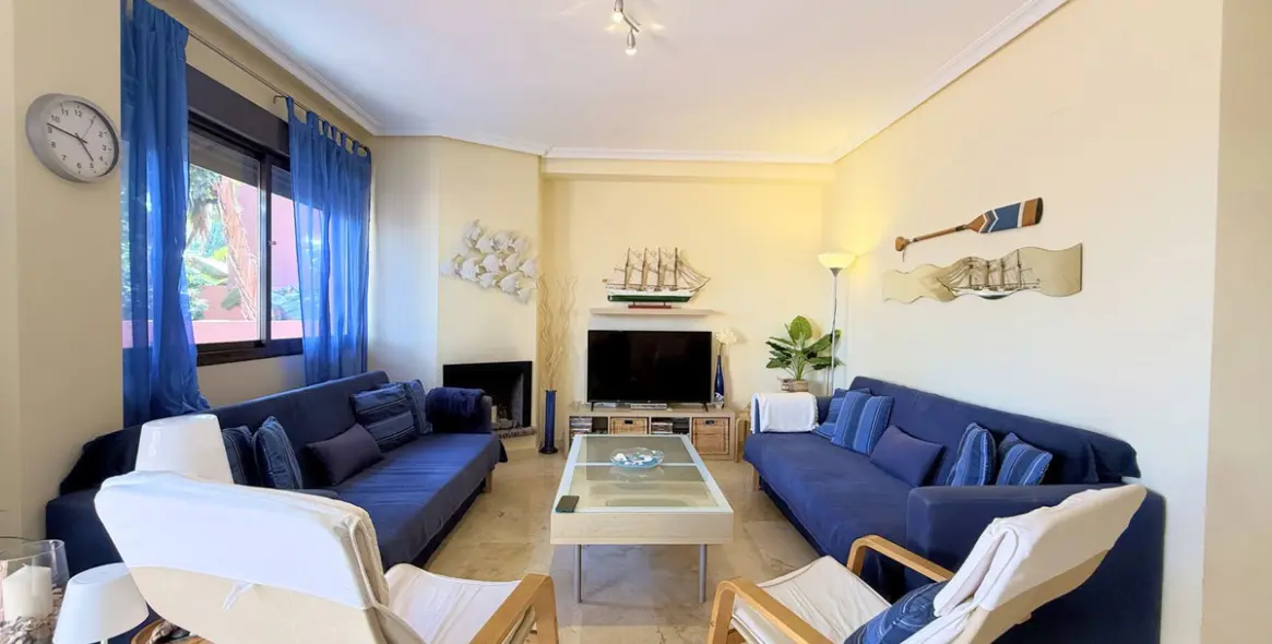 Sale of middle floor apartment in Casares Playa 6