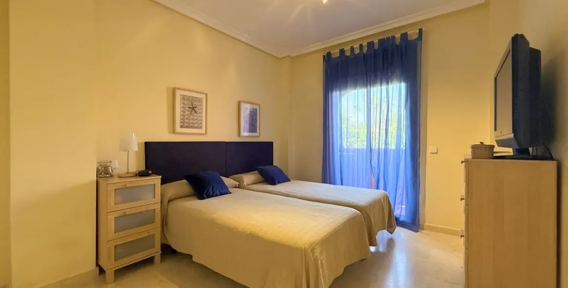 Sale of middle floor apartment in Casares Playa 12