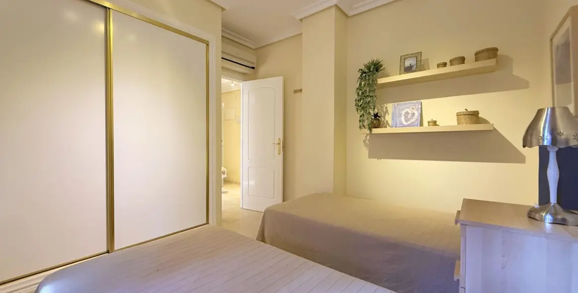 Sale of middle floor apartment in Casares Playa 16