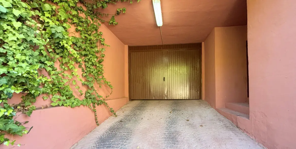 Sale of middle floor apartment in Casares Playa 26