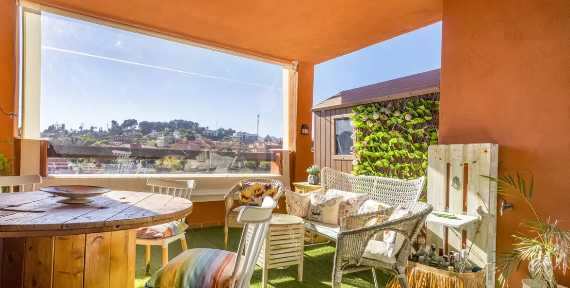 Продажа апартаментов на среднем этаже в Reserva de Marbella 18