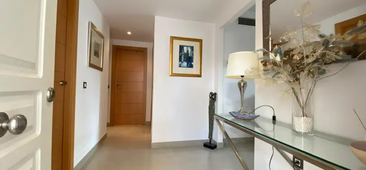 Sale of ground floor apartment in Estepona 1