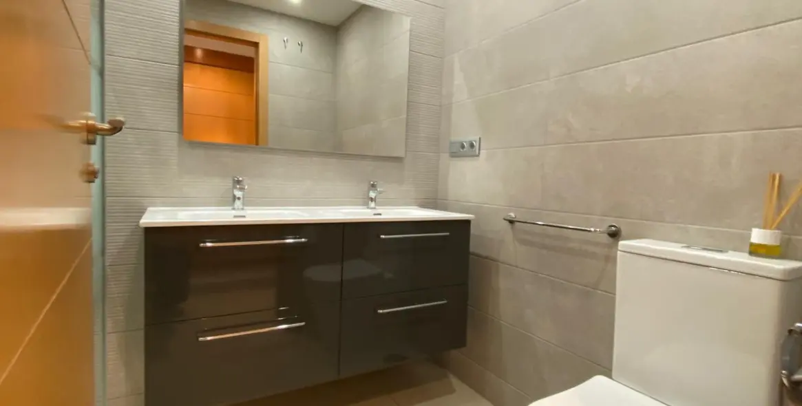 Sale of ground floor apartment in Estepona 12