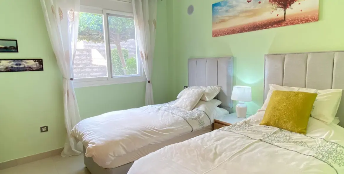 Sale of ground floor apartment in Estepona 14